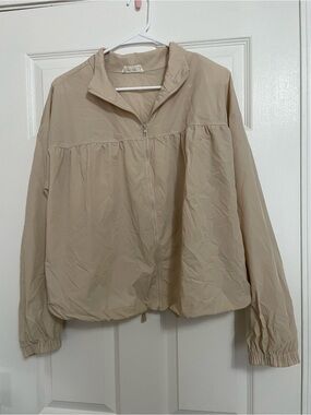 Title: NWT New In Beige Lightweight Utility Windbreaker Track Jacket Size L